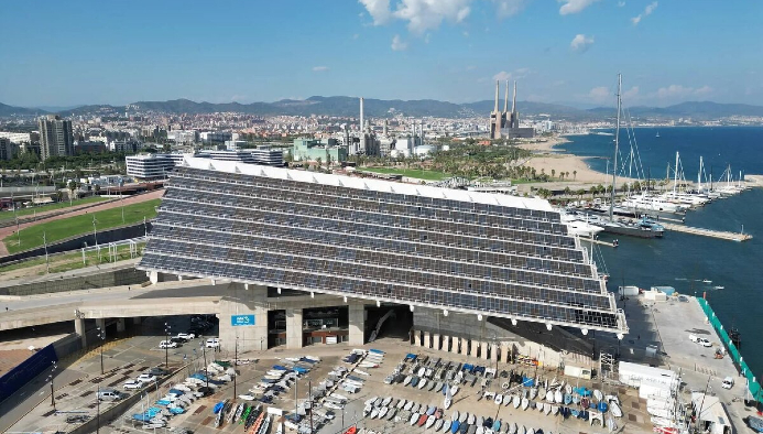 beach & windsurfcamp in barcelona