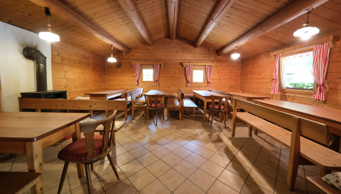 alm camp in den bergen